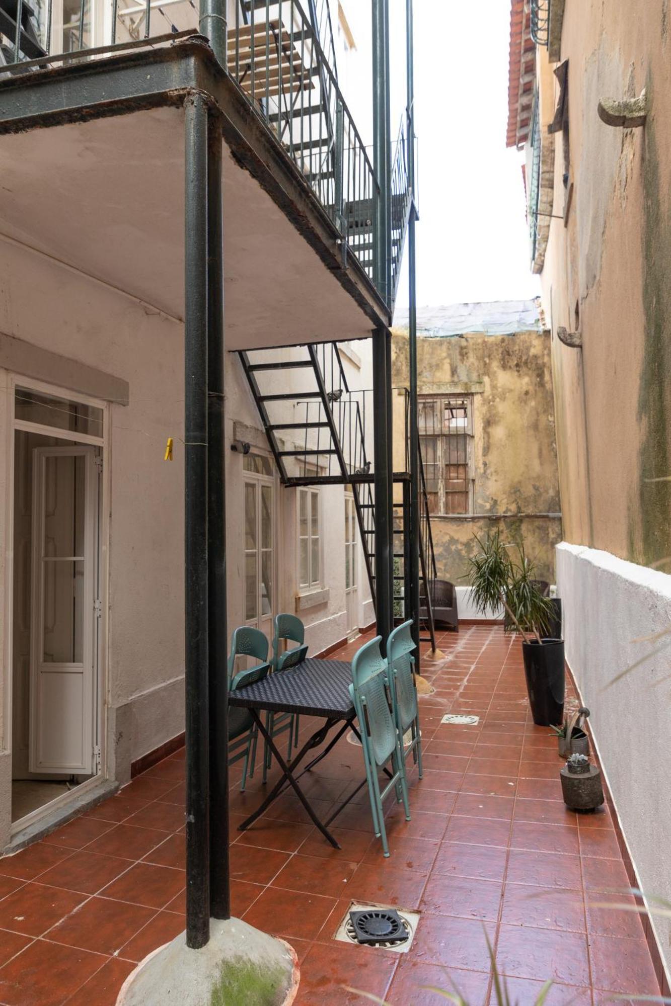 Garden Apartment Lisbona Esterno foto